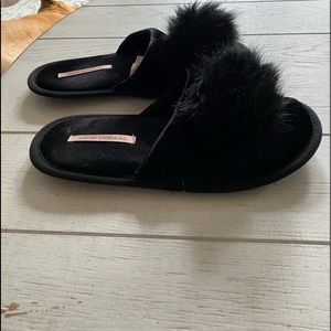 Victoria Secret Soft fluff slippers size Medium